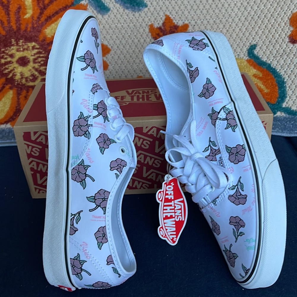 Vans Authentic
(Thank You Floral) True White 
VNOA2Z5119L

MEN’s sneakers - Picture 12 of 16